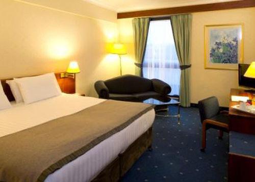 Days By Wyndham Bryan Hotel *